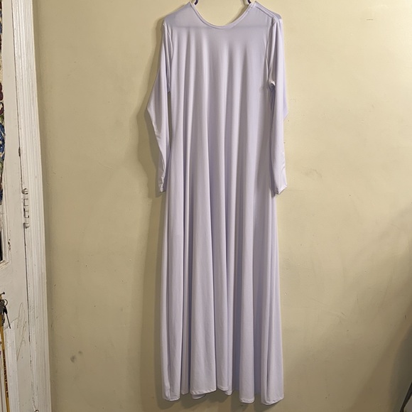 White over garment - Picture 4 of 9